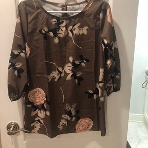 Tops - Cute versatile blouse/top Tops - Cute versatile blouse/top
